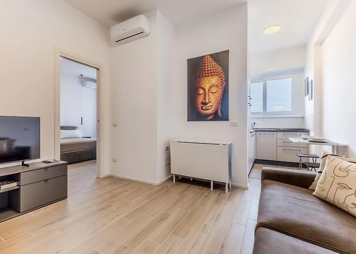 Domus Urbe Piramide Apartment